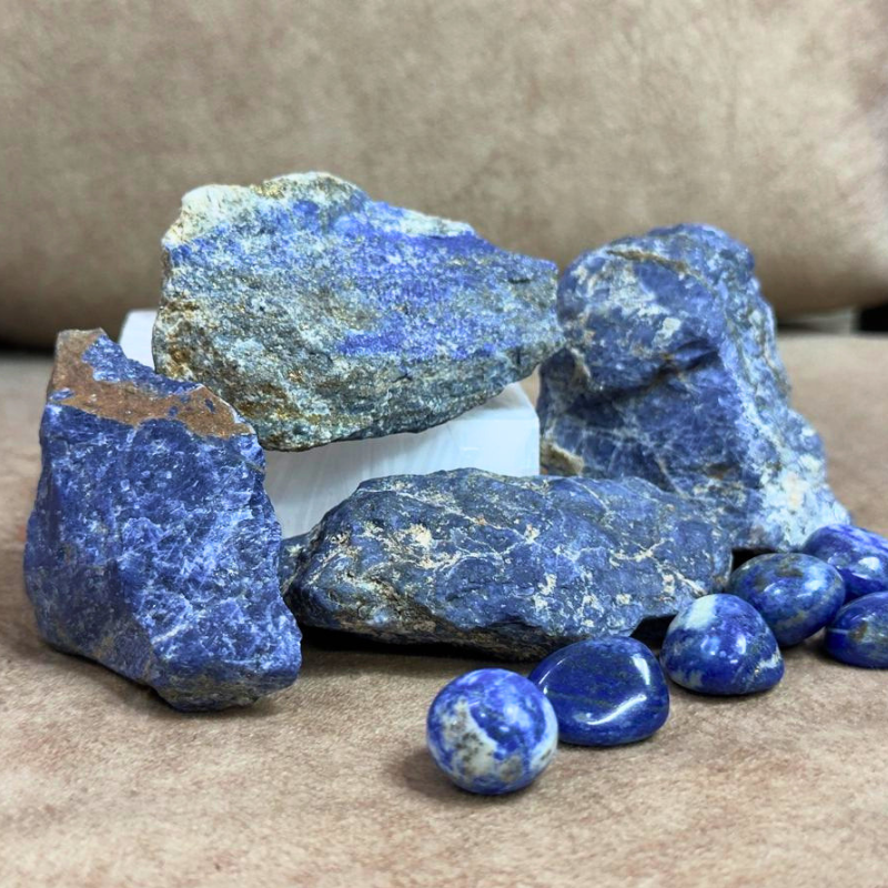 lapiz lazuli (raw)